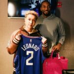 Zhang Yixing Instagram - It was amazing to see the @laclippers and nice to meet you Kawhi!