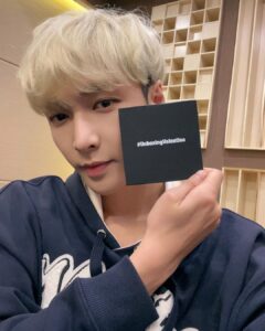 Zhang Yixing Instagram - Valentino SS23 Show Live at 8PM tonight @maisonvalentino @pppiccioli ❤️ #UnboxingValentino #cantwait