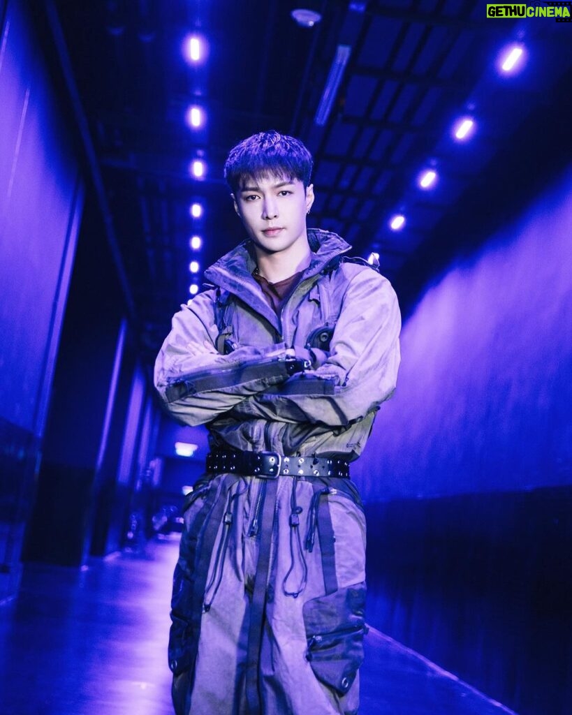 Zhang Yixing Instagram - Are you ready for take off? 向中国空军致敬 🤜🏻🫷🏻