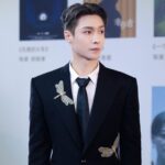 Zhang Yixing Instagram - It was an honor to attend The China Golden Rooster & Hundred Flowers Film Festival and receive the title as “Golden Rooster Chinese Film Youth Promoter.” The festival recognizes the top Chinese filmmakers and promotes global film exchange. In the future, I hope there will be greater opportunities for the youth to be involved in large scale film projects and conquer global markets 🏆🎥