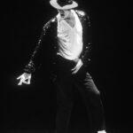 Zhang Yixing Instagram - Moves like ✨Thriller✨ I’ve always been inspired by his music, fashion and mark on pop culture. What’s your favorite MJ song? 🕺