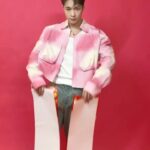 Zhang Yixing Instagram - 年三十啦！一起来贴对联吧！ It’s the Chinese New Year’s Eve! Let’s put on the couplets ! 🐉