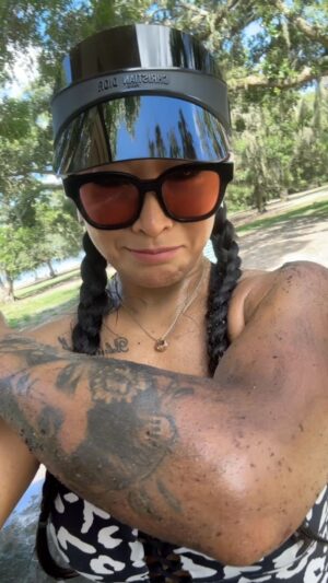 Zhao Xia Instagram - I rode 26 miles today, but I fell. Fortunately, I fell into the soft soil and took a cold shower in the dog park. What a fun day. I hope you had a fun Saturday. 😜😂 #funday #bicycle #happyweekend