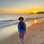 Zhao Xia Instagram - Dancing on the beach.💃🏻🌅