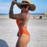 Zhao Xia Instagram - Happy Friday.🌤️🏖️ #familytime #beachday #summer #funtimes