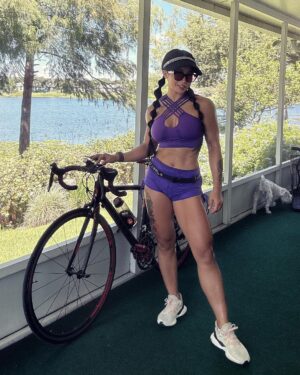 Zhao Xia Instagram - 20 miles biking 🚴🏻‍♀️💨 #cardio #bicycle #biking #workout