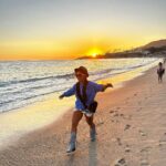 Zhao Xia Instagram - Dancing on the beach.💃🏻🌅