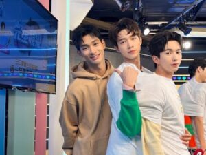 Zhen Hao Li Instagram - 這天錄影好開心
@0809ww 默契其實不錯😍
@vito_hsia 超會主持🤩

#AboutYouth #完全娛樂 
#meee #together #ootdshare #universitylife