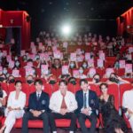 Zhen Hao Li Instagram - 想感謝的人真的好多好多🎺🎺 直到現在都覺得不可思議⋯🤯 這一路的旅程真的很幸運 最棒的宓導和所有總是那麼盡責的工作人員 雪甄姐、德洋哥和詩盈姐 三位優秀前輩 每一個一起工作過的人們 每一位喜歡我們的你們💗 一句支持的話就讓我有無盡的動力🔥 我一定會繼續努力💪 當然少不了徐小章 @0809ww 我的小太陽🌞 阿健 @andyhuang423 一直很幽默（？🤣 范睿豪同學 @xu__3114 總是充滿驚喜🤣 跟你們一塊演戲真的學了很多 不只演戲的部分還有一些⋯🫢 希望未來再有機會一起演出🙆‍♂️ #AboutYouth #默默的我不默默的我們 #首映 #togetherness #meee #universitylife #bilibili #東森 Taipei, Taiwan