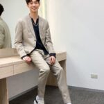 Zhen Hao Li Instagram - My all time favorite: A proper suit. 大家喜歡西裝嗎～？ 實在太喜歡今天的look Hair: @yenli77 Make up: @shanshan3019 Outfit : @laio.homme #suits #mensweardaily #meee #university #ootdshare #makeuplook #stylepost Taipei, Taiwan