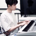 Zhen Hao Li Instagram - 人生第一次的翻唱🤣😵‍💫 first ever cover done by me… https://youtu.be/xwPz8bByryo #meee #universitylife #piano #coversong #musiclife #ootd