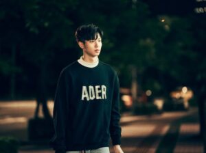 Zhen Hao Li Instagram - 校外版⋯好像幾乎都只在晚上出門的葉廣
大家喜歡制服還是私服廣呢～？

Which do u prefer? School uniform in the last post or casual outfits…⭐️

#默默的我不默默的我們 #AboutYouth #meee #universitylife #ootdshare #highschoolers