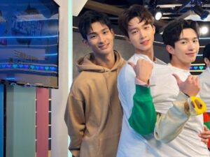 Zhen Hao Li Instagram - 這天錄影好開心
@0809ww 默契其實不錯😍
@vito_hsia 超會主持🤩

#AboutYouth #完全娛樂 
#meee #together #ootdshare #universitylife