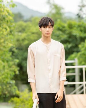 Zhen Hao Li Instagram - First time ever.

@vue.official_🙏

Stylist: @freddy.makeup