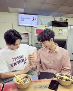 Zhen Hao Li Instagram - 從相簿突然掉出來的照片with 收工後的牛肉麵👏🏻 #默默的我不默默的我們 #AboutYouth #ootdshare #universitylife #highschoolers #meee