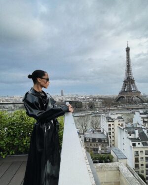 Zoë Kravitz Instagram - 🦇 🇫🇷 🐈‍⬛
