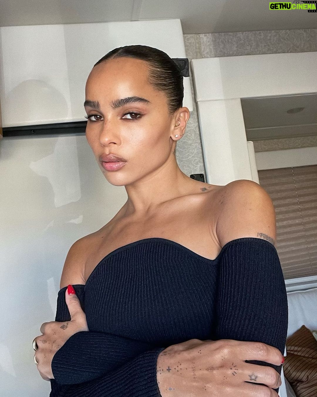 Zoë Kravitz - 0.9 Million Likes - 🦇 🐈⬛