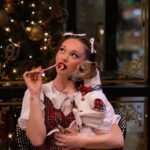 Zoe Colletti Instagram - 🎄⛄️ Santa Baby ⛄️🎄 —————————————- 📸: @saypeachphotography 🤍 thank you 🤍