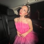 Zoe Colletti Instagram - 21…can you do something for me? 💅🏻🥂 Birthday Girl