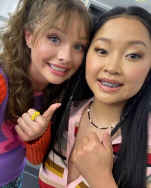 Zoe Colletti Instagram - Boo Bitch is streaming NOW on @Netflix 🤍👏🏻 

Go watch it! 

Why’re you still here? 

GO GO GO 🤍

📸: @miglovin