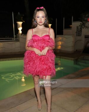 Zoe Colletti Instagram - Season 2 of Only Murders in The Building is streaming NOW! So absolutely honored to be a part of this incredible cast 🎀🤍
……………………………………………………
Styling: @shea.daspin 
Hair: @scottkinghair 
Makeup: @lilly_keys 
Dress: @alamourthelabel 
Bag: @susan_alexandra 
Shoes: @shoedazzle 
Jewelry: @mahrukh.akuly.jewelry