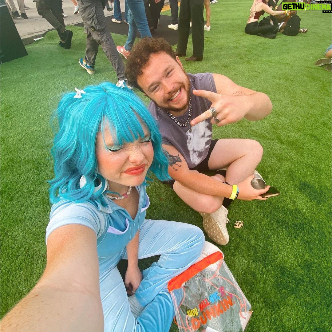 Zoe Colletti Instagram - @govballnyc was crazyyyy… see you next year 🤭🤍
