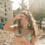 Zoe Colletti Instagram - Hawaii on film 🤍🌴🌺 …………………….. 📸 @frienderinoes Honolulu, Hawaii