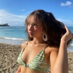 Zoe Colletti Instagram - Do you wanna play mermaids? 🌴🌴 Honolulu, Hawaii
