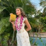 Zoe Colletti Instagram - Pineapple princess 🍍🌴🌺 Honolulu, Hawaii