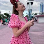 Zoe Colletti Instagram - 🤍❤️🤍❤️ Amazing dress by @dersonnenpilz thank youuuu🥰🥰🥰 Disney's Hollywood Studios