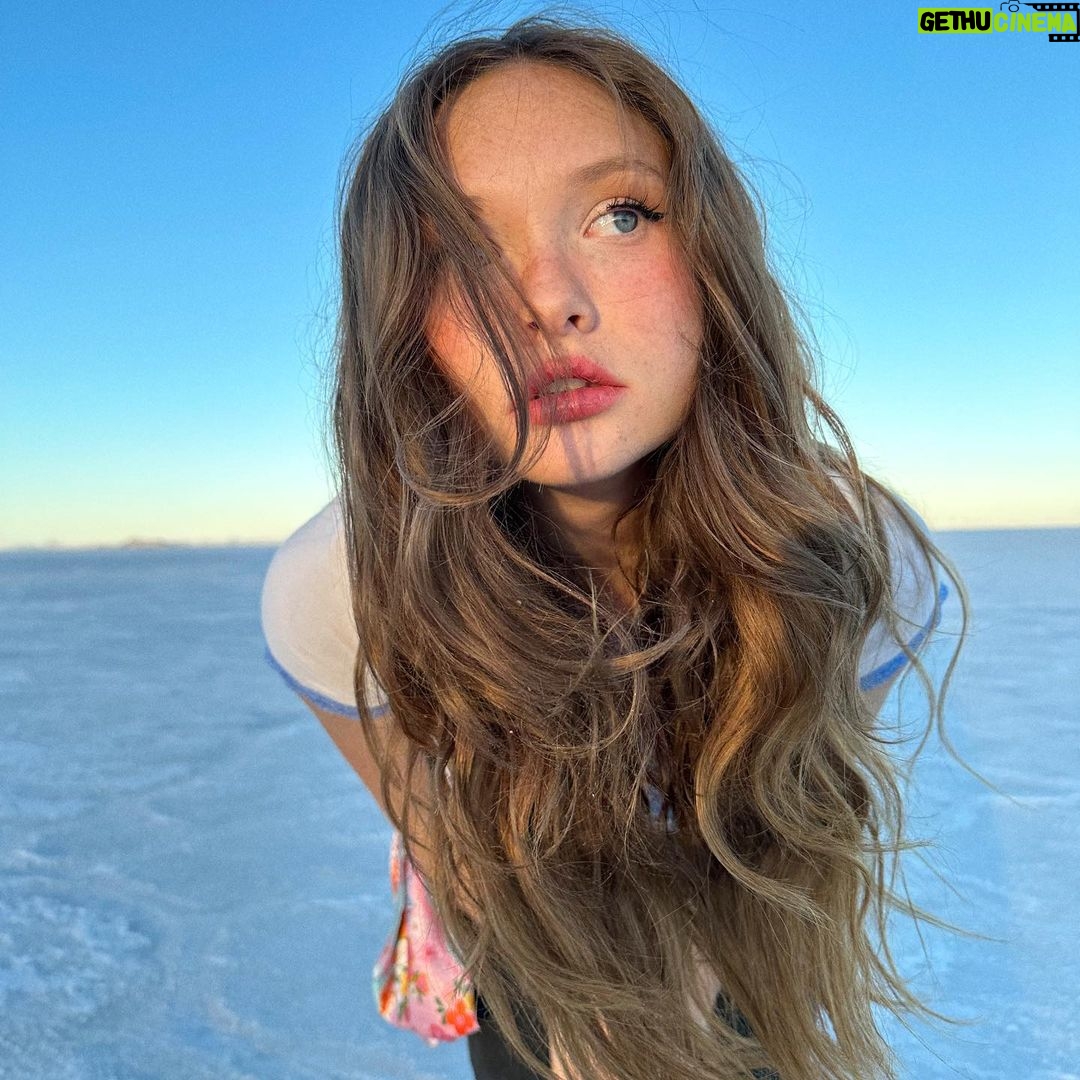 Zoe Colletti Instagram - sweet and salty 😌 Salt Flats, Utah