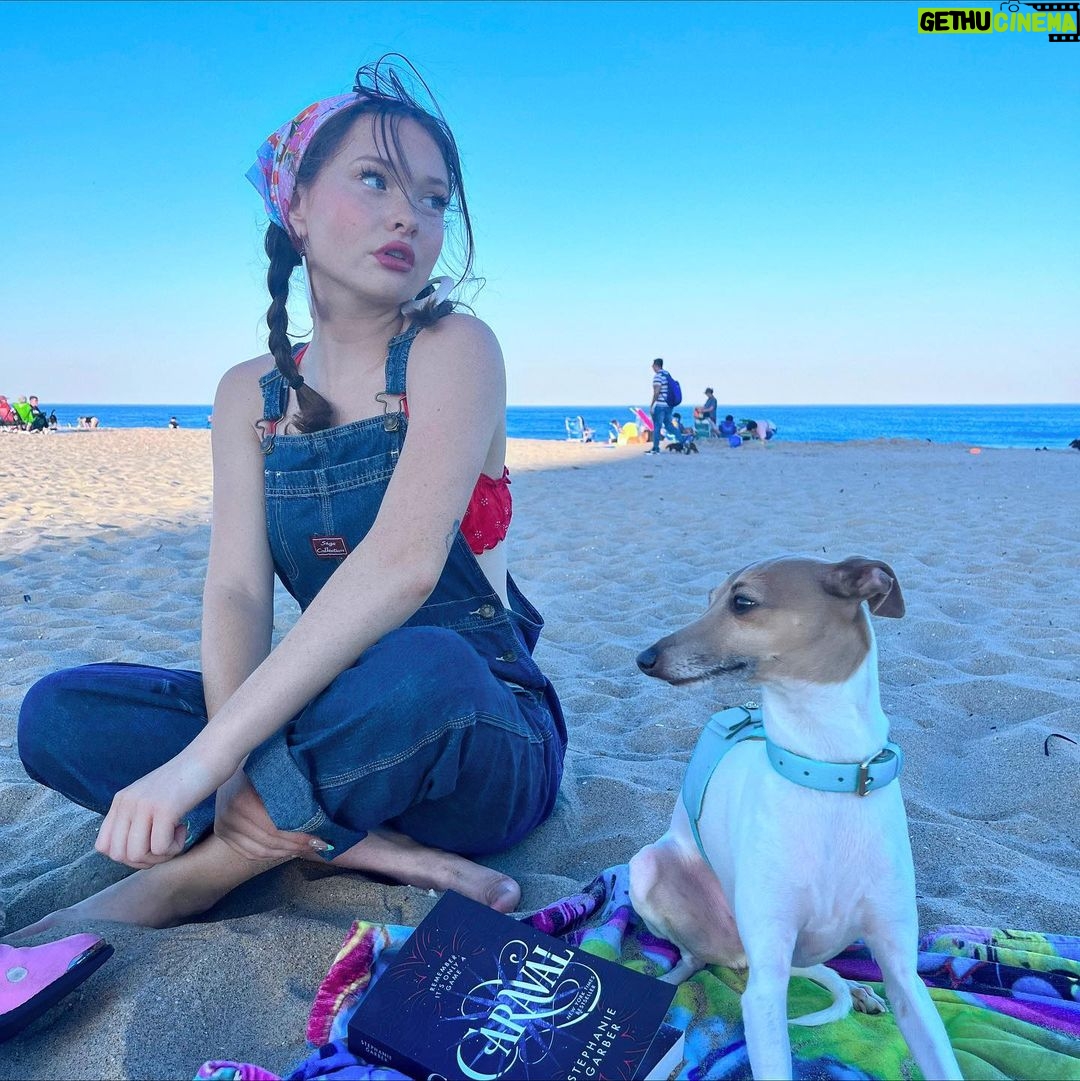 Zoe Colletti Instagram - It smells like updog out here… Asbury Park, New Jersey