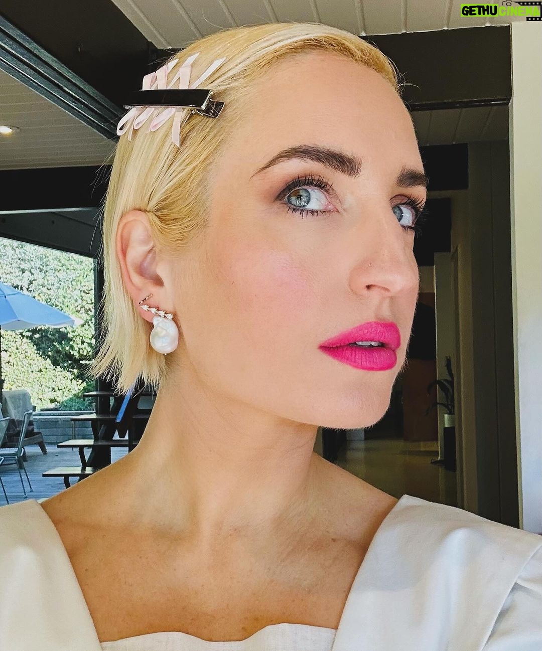Zoe Lister-Jones Instagram - independent spirit awards nominee brunch lfgggg ! @filmindependent #sliptheseries π€ Hair @brianfisherhair Makeup @uzo Styling @laurasophiecox Fit @sandyliang Pump @andreawazenofficial Jewelz @natashaschweitzer @mariatash @efcollection @thisisstateproperty @foxandbond @independentpublicrelations