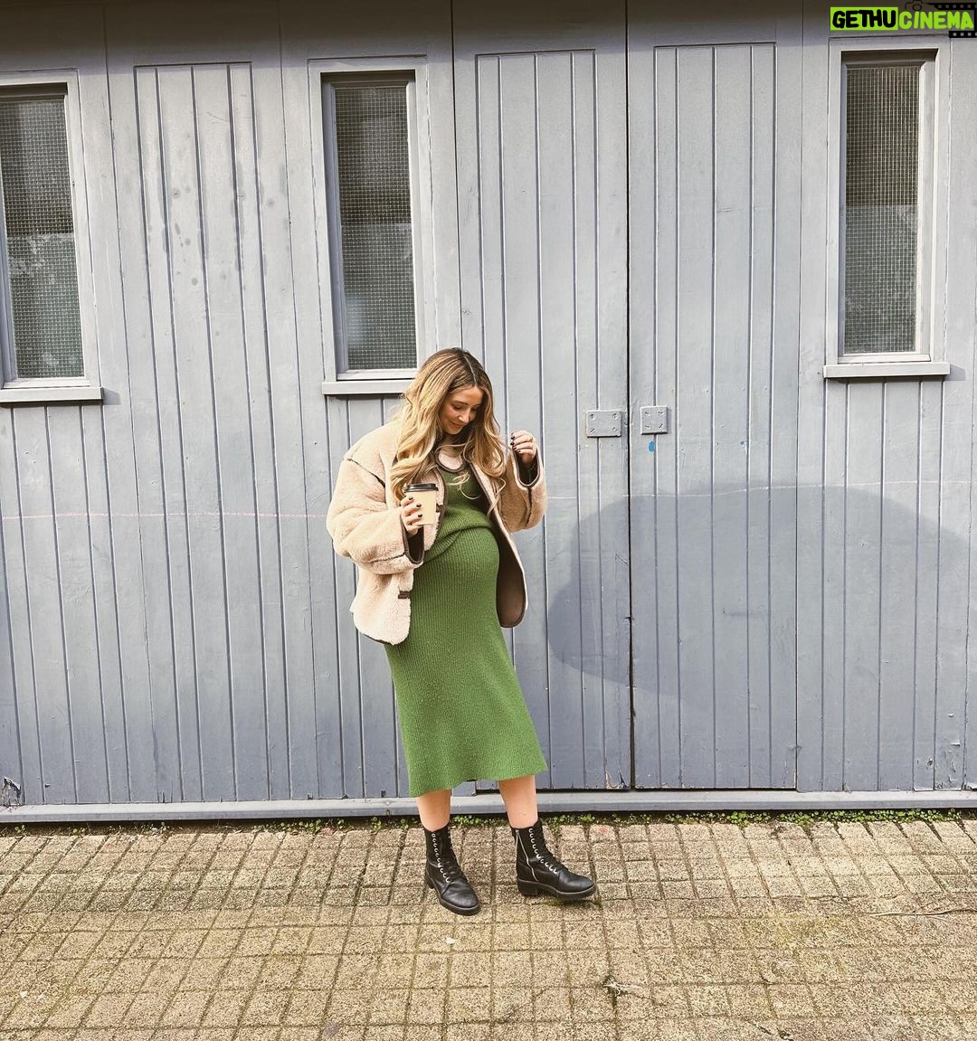 Zoe Sugg Instagram - 37 weeks! I’ve not been very active on socials recently as I’m trying to be as present as possible with Ottie during these last few weeks of it just being her ♥️ (and also just nesting, nesting, nesting) loved these photos that Alf took the other day though so wanted to share with a little update! Feeling equally ready to meet this little girl, but also could really do with another few months 😂 p.s. the last one giving a bit of reality taking photos with a toddler haha