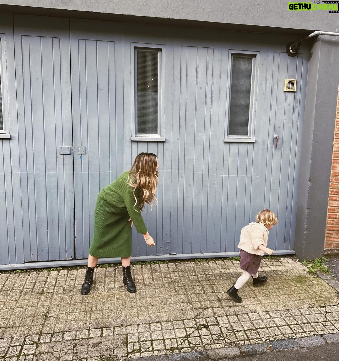 Zoe Sugg Instagram - 37 weeks! I’ve not been very active on socials recently as I’m trying to be as present as possible with Ottie during these last few weeks of it just being her ♥️ (and also just nesting, nesting, nesting) loved these photos that Alf took the other day though so wanted to share with a little update! Feeling equally ready to meet this little girl, but also could really do with another few months 😂 p.s. the last one giving a bit of reality taking photos with a toddler haha