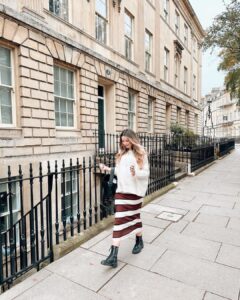 Zoe Sugg Instagram - Life lately ✨ It’s been go go go in the Sugg-Deyes household and I feel like I’ve not had a moment to keep you updated! House de-clutter is almost done, I found things in boxes that I forgot I even owned from our old house! Why is a clear out so therapeutic? Honestly makes me so happy to be sending lots off to the charity shops & creating space. 1. Bumpy bump on our last solo trip! We went to Bath & stayed at @guesthousehotels No.15 which was absolutely gorgeous! 2. A morning of exploring and stumbling on @mrspottschocolatehouse chocolate cake which was a thing of beauty 3. A hot chocolate and a stroll through the city! It’s always nice to be back in my old stomping ground & you forget how beautiful the buildings are 4. Pancakes in bed 5. Halloween was so much fun this year! Ottie loved opening the door to the other children and seeing what they were dressed as 6. An evening of @futureselfcoffee & @dandycoffeebrighton cocktails (or mocktails & decaf in my case - which were out of this world delicious) 7. Found this photo of me & @joe_sugg when I was organising! 8. Nursery makeover for new baby in Otties old bedroom, as I said on my stories, totally wasn’t needed but we felt it would be fun to re-do it and give the new baby their unique first bedroom just like we did with O! 9. Otties new bedroom! Wanted something bright and fun so we went with this @eleanorbowmer wallpaper on two of the walls and Ottie absolutely loves it! She also transitioned into the room so well & is already calling her old room “sisters bedroom” 10. Bump & snack cuddles! I’m feeling SO many emotions about going from life with just Ottie to adding in another. I want to make the most of this time we have left as a threesome but equally want to embrace the excitement of a new addition but it’s such a weird juggle of feelings. I feel sad one minute & excited the next! When I’m folding freshly washed baby grows next to Otties little knickers and vests I just can’t imagine how life will be and also how quickly time passes & it leaves me feeling like I can’t keep up with the pace. It honestly feels like yesterday that Ottie was wearing the teeny sleepsuits 🥹