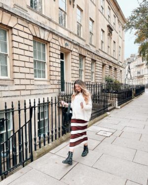 Zoe Sugg Instagram - Life lately ✨ It’s been go go go in the Sugg-Deyes household and I feel like I’ve not had a moment to keep you updated! House de-clutter is almost done, I found things in boxes that I forgot I even owned from our old house! Why is a clear out so therapeutic? Honestly makes me so happy to be sending lots off to the charity shops & creating space. 

1. Bumpy bump on our last solo trip! We went to Bath & stayed at @guesthousehotels No.15 which was absolutely gorgeous!
2. A morning of exploring and stumbling on @mrspottschocolatehouse chocolate cake which was a thing of beauty 
3. A hot chocolate and a stroll through the city! It’s always nice to be back in my old stomping ground & you forget how beautiful the buildings are
4. Pancakes in bed 
5. Halloween was so much fun this year! Ottie loved opening the door to the other children and seeing what they were dressed as
6. An evening of @futureselfcoffee & @dandycoffeebrighton cocktails (or mocktails & decaf in my case - which were out of this world delicious) 
7. Found this photo of me & @joe_sugg when I was organising! 
8. Nursery makeover for new baby in Otties old bedroom, as I said on my stories, totally wasn’t needed but we felt it would be fun to re-do it and give the new baby their unique first bedroom just like we did with O! 
9. Otties new bedroom! Wanted something bright and fun so we went with this @eleanorbowmer wallpaper on two of the walls and Ottie absolutely loves it! She also transitioned into the room so well & is already calling her old room “sisters bedroom” 
10. Bump & snack cuddles! I’m feeling SO many emotions about going from life with just Ottie to adding in another. I want to make the most of this time we have left as a threesome but equally want to embrace the excitement of a new addition but it’s such a weird juggle of feelings. I feel sad one minute & excited the next! When I’m folding freshly washed baby grows next to Otties little knickers and vests I just can’t imagine how life will be and also how quickly time passes & it leaves me feeling like I can’t keep up with the pace. It honestly feels like yesterday that Ottie was wearing the teeny sleepsuits 🥹