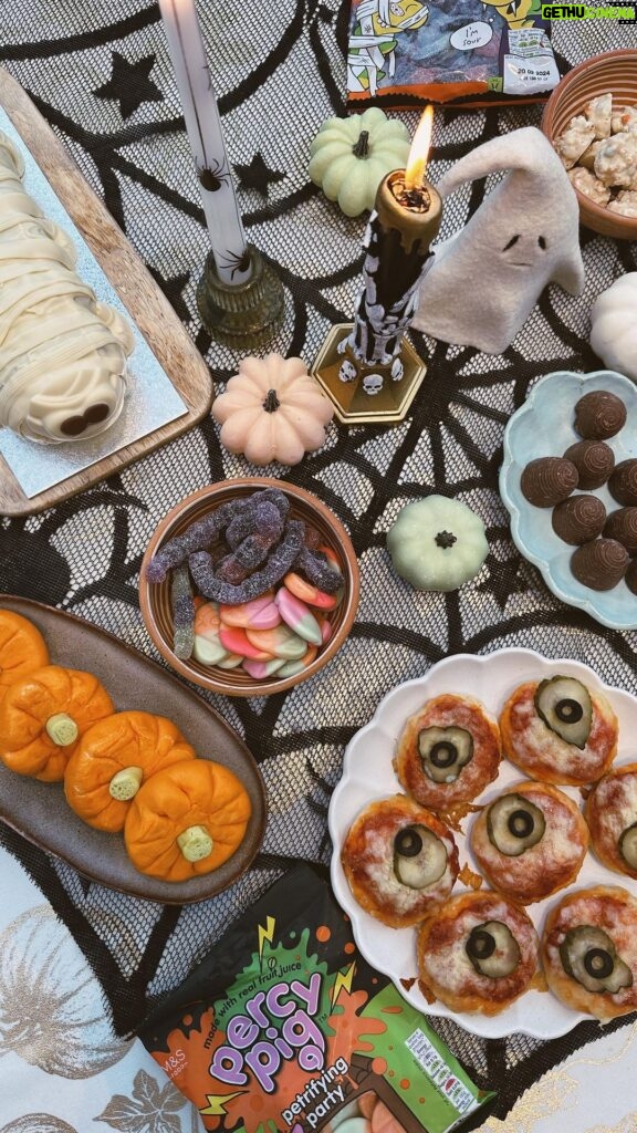 Zoe Sugg Instagram - ad | I’m super excited to be back taste testing the newest treats from @marksandspencerfood at one of my favourite times of the year…Halloween!! 🎃 It’s absolutely no secret that I’m a huge fan of a cosy autumnal night in, so whilst watching your favourite Halloween movie with your friends there is nothing better than tucking into the M&S 3 for £12 Squeal Deal (picky bits heaven) I loved the Pumpkin Bao Buns and Halloweeño Poppers! And to finish off the evening, a double wrapped Yummy Mummy Colin! Watch until the end to see which I picked as my #MyMarksFave and to hear Ottie’s personal review of Yummy Mummy Colin. 😆 (she waited so patiently for me to film the video before running in to try it! Haha) #thisisnotjust