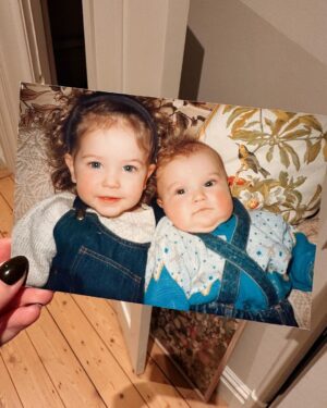 Zoe Sugg Instagram - Life lately ✨ It’s been go go go in the Sugg-Deyes household and I feel like I’ve not had a moment to keep you updated! House de-clutter is almost done, I found things in boxes that I forgot I even owned from our old house! Why is a clear out so therapeutic? Honestly makes me so happy to be sending lots off to the charity shops & creating space. 

1. Bumpy bump on our last solo trip! We went to Bath & stayed at @guesthousehotels No.15 which was absolutely gorgeous!
2. A morning of exploring and stumbling on @mrspottschocolatehouse chocolate cake which was a thing of beauty 
3. A hot chocolate and a stroll through the city! It’s always nice to be back in my old stomping ground & you forget how beautiful the buildings are
4. Pancakes in bed 
5. Halloween was so much fun this year! Ottie loved opening the door to the other children and seeing what they were dressed as
6. An evening of @futureselfcoffee & @dandycoffeebrighton cocktails (or mocktails & decaf in my case - which were out of this world delicious) 
7. Found this photo of me & @joe_sugg when I was organising! 
8. Nursery makeover for new baby in Otties old bedroom, as I said on my stories, totally wasn’t needed but we felt it would be fun to re-do it and give the new baby their unique first bedroom just like we did with O! 
9. Otties new bedroom! Wanted something bright and fun so we went with this @eleanorbowmer wallpaper on two of the walls and Ottie absolutely loves it! She also transitioned into the room so well & is already calling her old room “sisters bedroom” 
10. Bump & snack cuddles! I’m feeling SO many emotions about going from life with just Ottie to adding in another. I want to make the most of this time we have left as a threesome but equally want to embrace the excitement of a new addition but it’s such a weird juggle of feelings. I feel sad one minute & excited the next! When I’m folding freshly washed baby grows next to Otties little knickers and vests I just can’t imagine how life will be and also how quickly time passes & it leaves me feeling like I can’t keep up with the pace. It honestly feels like yesterday that Ottie was wearing the teeny sleepsuits 🥹