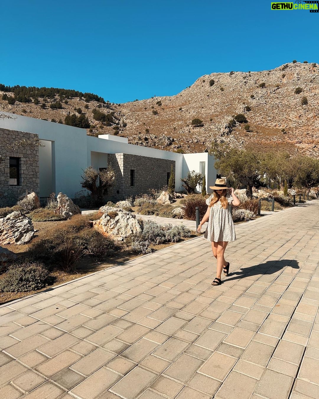 Zoe Sugg Instagram - Got a bit more holiday spam before this turns into an Autumn/Halloween feed ๐ Just tried to take as many pictures of the bump as possible before itโs big, baggy jumper season! Definitely need to start thinking about what I can wear now the floaty trousers and dresses are going away. Casa Cook Rhodes