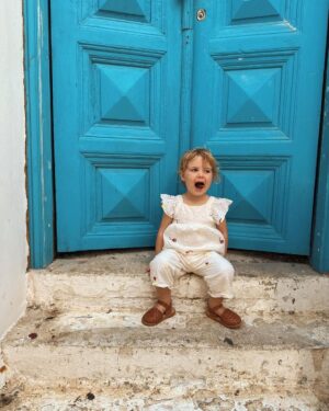 Zoe Sugg Instagram - Snippets of Mykonos ☀️ 

Was terrible at posting whilst we were away but had so many lovely memories captured I wanted to share! So here is the first of a few Mykonos memory posts 👌

1. Little candid family moment on the beach
2. Ottie loved running in and out of the sea
3. Just loved this photo ♥️
4. Honestly think she would do this all day if she could
5. In the town!
6. She looked so cute on these stairs
7. Making new friends 🐱
8. 🤤🤤🤤
9. Choosing her ice cream, she could not believe how many flavours there were!
10. Settled on a cookies and cream 😝