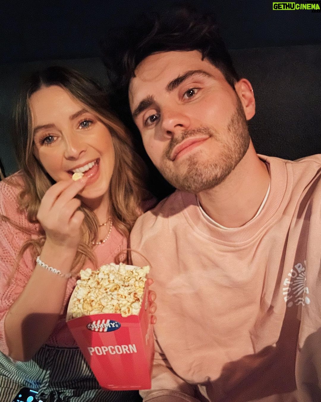 Zoe Sugg Instagram - Haven’t done a round up in a while so here are some of my favourite moments from the last couple of weeks ✨ 1. Ottie is in her “up” era on walks, which is fun 😅 2. Uncle @joe_sugg being highly entertaining 3. We went on a date night to see Barbie & I bloomin loved it! 4. Cute cinema vibes 5. Car selfie to get more @pret applejito cooler 🤓 6. Favourite breakfast at the moment/always. Just enjoying being able to eat normal food again tbh 7. Bedtime books 🥰 8. Meal at @theflinthouse with the best non-alcoholic cocktails EVER! 9. Rainy walks ☔️ 10. Polly Pocket playtime!