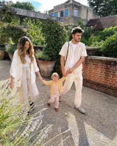 Zoe Sugg Instagram - A lovely few days away in the New Forest with the fam 💕