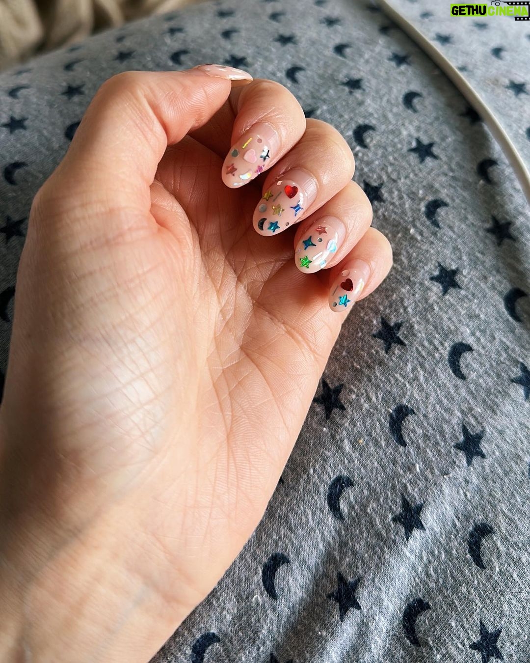 Zoe Sugg Instagram - First Trimester Diaries #2 Between weeks 9 & 10 is where I’d say I started to feel a little better symptoms wise, I actually got dressed and made an effort on a couple of the days (before my anxiety bulldozed it’s way in and everything went tits up haha) I still felt nauseous and exhausted with every movement, but I definitely got a glimmer of what I thought would be me feeling a bit more myself again! 1. Out on a walk for the first time in weeks! 2. Constantly making people guess my cravings. This one was actually Guinness cake which is SO ROGUE, but it’s all I could think about. Considering cake was one of the major things that made me feel sick in Otties pregnancy, it was probably the main thing I wanted to eat this time 😂 I also went through a phase of wanting to eat those small sticky toffee puddings that you put in the microwave with some cold custard. Honestly the absolute dream! 3. Back to blood tests and uneasy environments. I mentioned this last time I was pregnant but I find doctors and hospitals really anxiety inducing & I remember the relief after Ottie was born that I wouldn’t be poked with a needle for a while 😅 Now we’re back here again! It was actually fine, definitely one of those things for me that the thought is often far worse than the reality. 4. Smiley faces and sweet chilli dip! In both my pregnancies sweet chilli dip has been the top tier condiment. Anything sweet pretty much as anything remotely salty made my dysgusia so much worse. 5. More of this. Being in bed feeling frustrated but at least Ottie brought me company 🥰 6. Malteasers have been my absolute saviour! 7. This little lady always making me feel better (depending on her energy levels haha) 8. A lot of the photos in my camera roll are of food.I was craving this for so long and when I tell you the joy I felt when I ate this… unmatched haha rotisserie chicken, lettuce & fresh French stick! 🤤 9. Tried that filter everyone kept using on TikTok and I felt like this accurately summed up how I felt during the first trimester. Mossing over and slowly blending into my surroundings 😂 10. The cancelled nail appts & lack of self care were showing 🥴