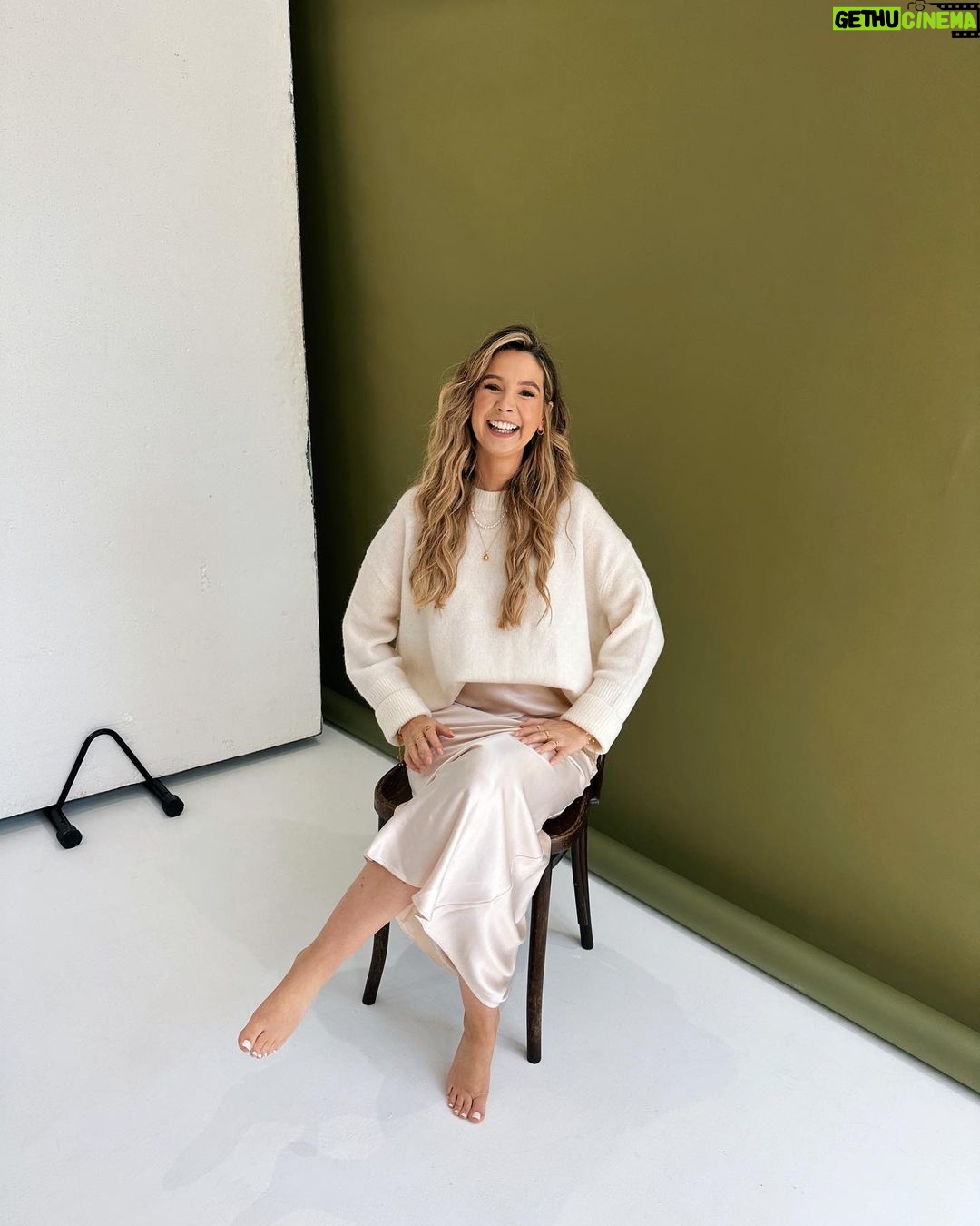 Zoe Sugg Instagram - ad (brand collaboration) ✨ Wanted to share a little BTS of the shoot with @carrie_elizabeth_jewellery and @carrie_elizabeth_dennahy! It was such a fun afternoon and the pictures are some of my favourites ever. Can’t wait to share more of the ‘Intentions Collection’ with you when it launches TOMORROW 🙌🏼 Head to the end of this slide for a sneak peek 👀 Also love that Carrie was pregnant on the last shoot we did for our previous collection and this time I was 🥰 P.S. incredibly talented @_saskialawson behind the lens & equally talented @adamcookehair who gave me THE BEST HAIR that I miss every day since this shoot 🤣