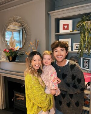 Zoe Sugg Instagram - Had the most special day yesterday celebrating turning 33 🎈🎈 

1. Ottie’s little face when the cake came out 🥹 She genuinely thought we were celebrating her birthday all day and it was adorable. 
2. Breakfast platter of dreams from @stylisheatsuk as always ♥️ I can’t tell you how absolutely incredible those scotch eggs are. 
3. Alfie whisked me away to the spa at @beaverbrook for the afternoon
4. Dreamy!!
5. Birthday cake by the incredible @bunston_bakes ✨ That scalloped buttercream 👌 
6. Family photo! Ottie was saying “cheeeeeeeeeeeeeeeeeessssssssseeeeee” for a very very long time 😂 
7. Reunited with @markyyferris, our fave! 
8. Alfie had arranged for a pizza tent to come over for the evening which went down SO WELL! Honestly they were incredible! @lovespizzaco 
9. SO SO GOOD. 🤤 
10. Champagne piggy backs!