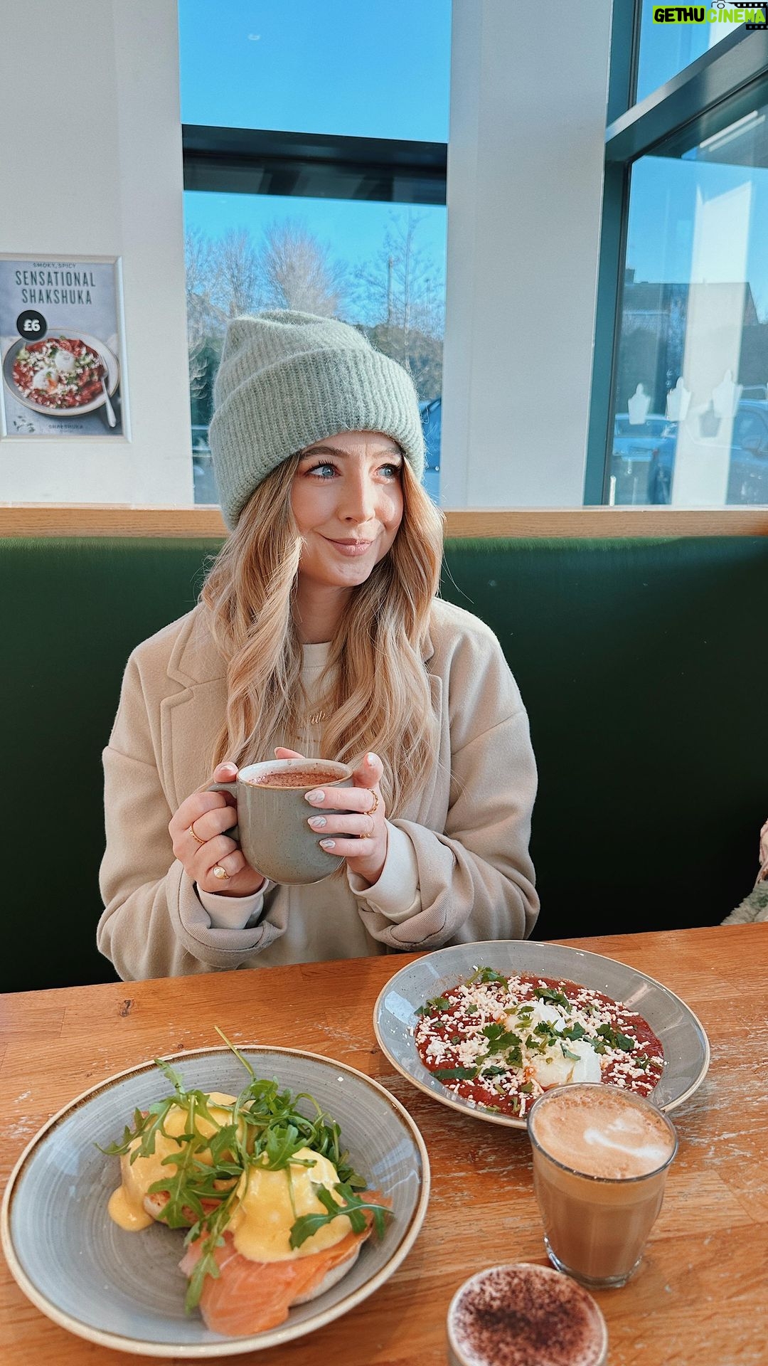 Zoe Sugg Instagram - Ad | Come with us for brunch at the @Marksandspencercafe We’re regulars at our local M&S cafe so I was excited to bring you along and share the new items on the brunch menu and sample their Magic Coffee®️ Ottie also tried her first babyccino which was a hit! #MyMarksFave