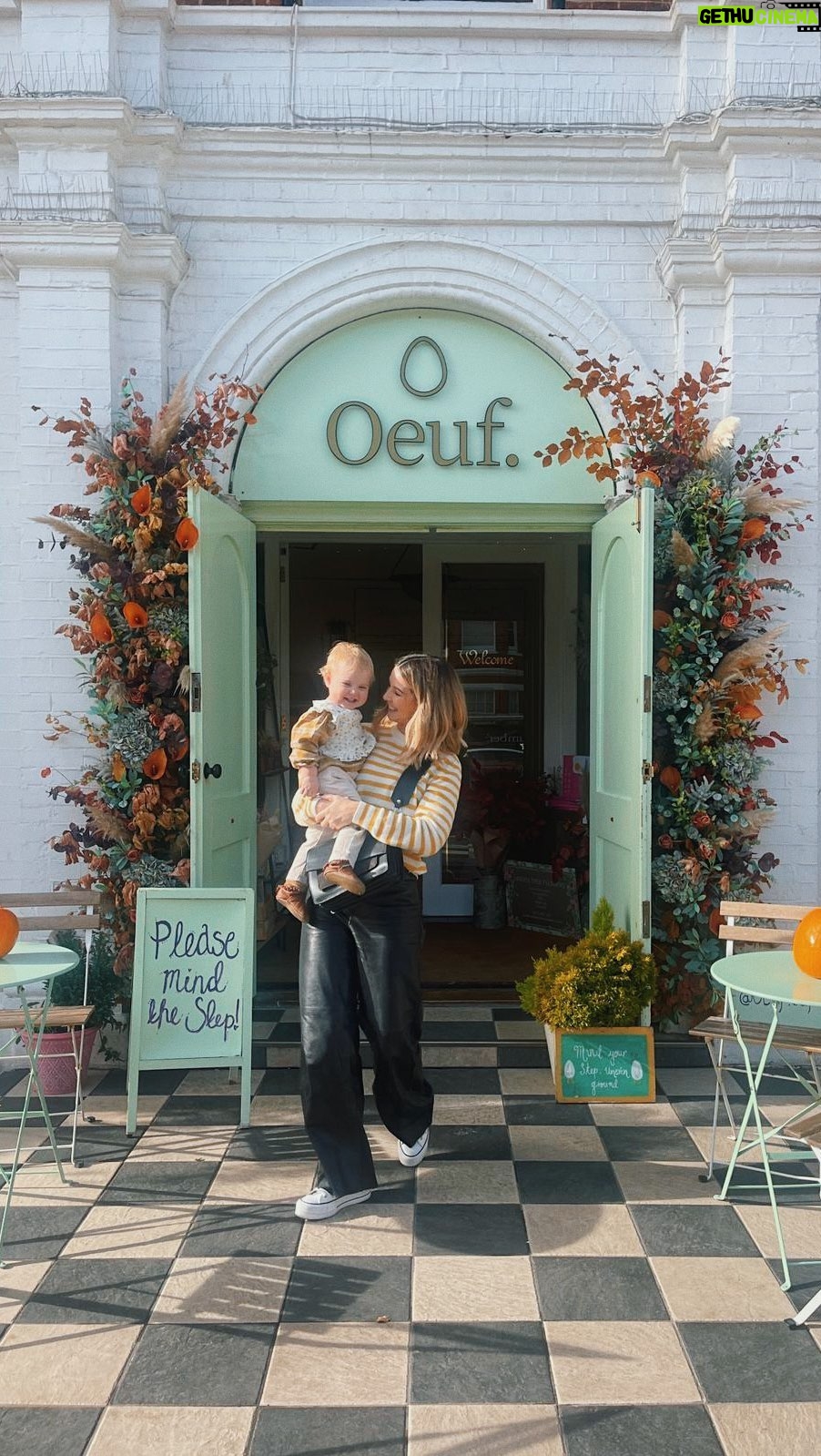 Zoe Sugg Instagram - Went to one of my fave brunch spots @oeuf.cafe yesterday with @poppydeyes @seanelliottoc & @alfiedeyes for their Halloween Afternoon Tea πΈοΈ It was delicious! π #halloween #halloweentreats #brightonfood #hovefoodie