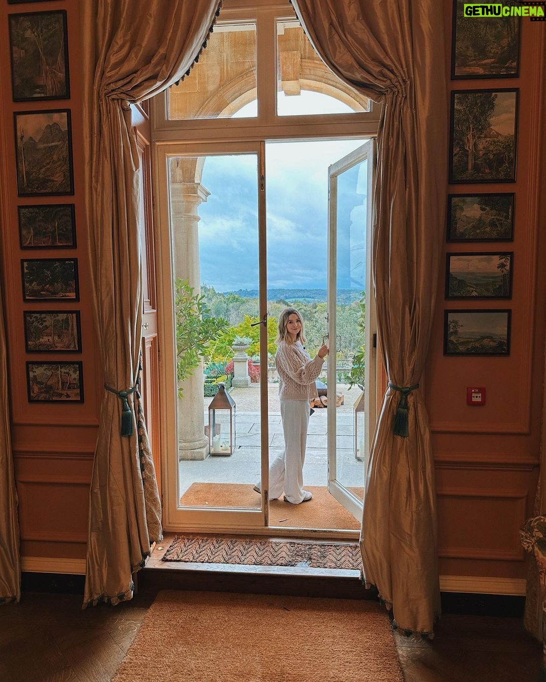 Zoe Sugg Instagram - A couple of snaps from our night away at @beaverbrook ✨ SO many of you recommended we stay here and I can totally see why. It was honestly so beautiful & peaceful. The breakfast was also 10/10 & I can’t stop thinking about it 🤣