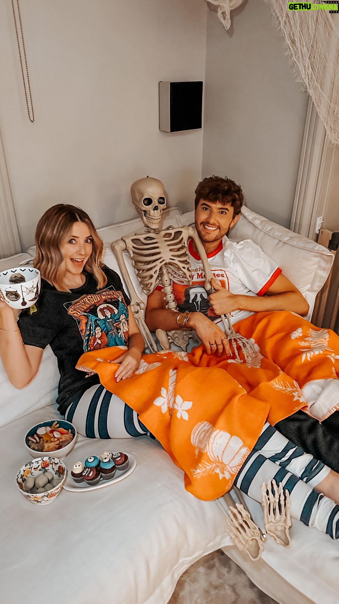 Zoe Sugg Instagram - Itโs October 1st which means one thing & one thing only: itโs Halloween season witches โ๐ผ๐